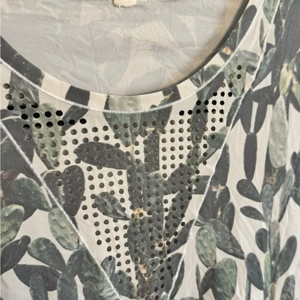 RARE Lululemon Athletica Cactus print top